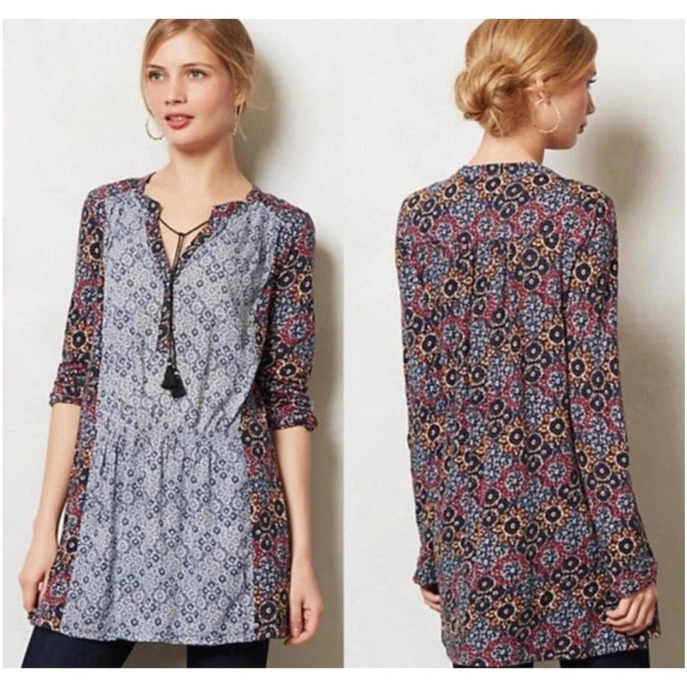 Akemi Kin Anthropologie Tunic Top Womens M Blue‎ Red Boho Mixed Print Tassel